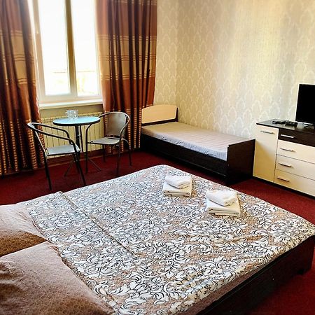 Mini-Hotel Sakvoyage Chernivtsi Bagian luar foto