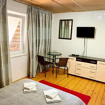 Mini-Hotel Sakvoyage Chernivtsi Bagian luar foto