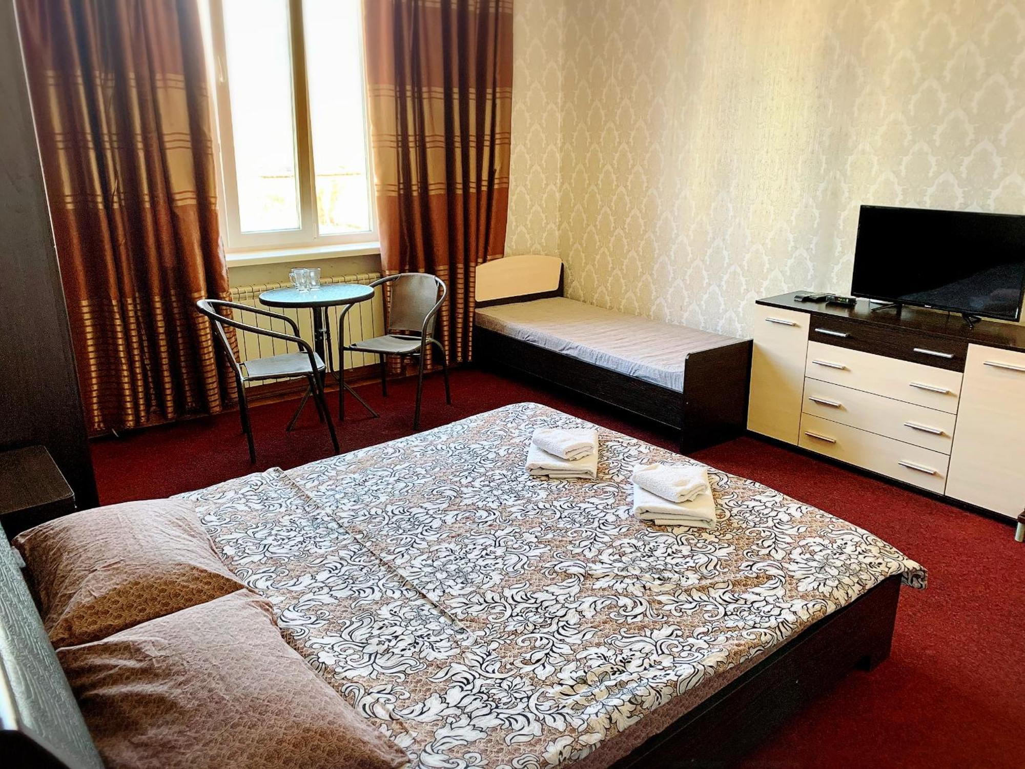 Mini-Hotel Sakvoyage Chernivtsi Bagian luar foto