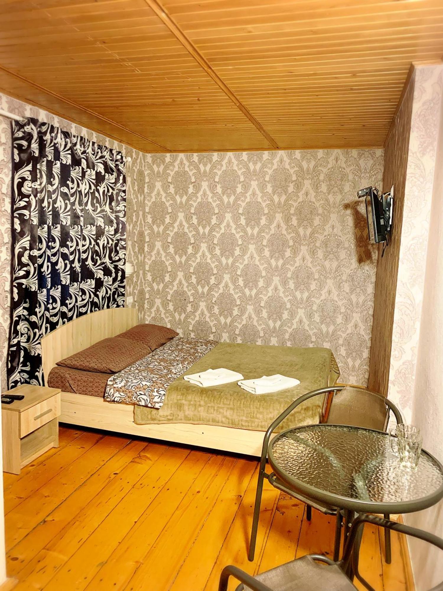 Mini-Hotel Sakvoyage Chernivtsi Bagian luar foto