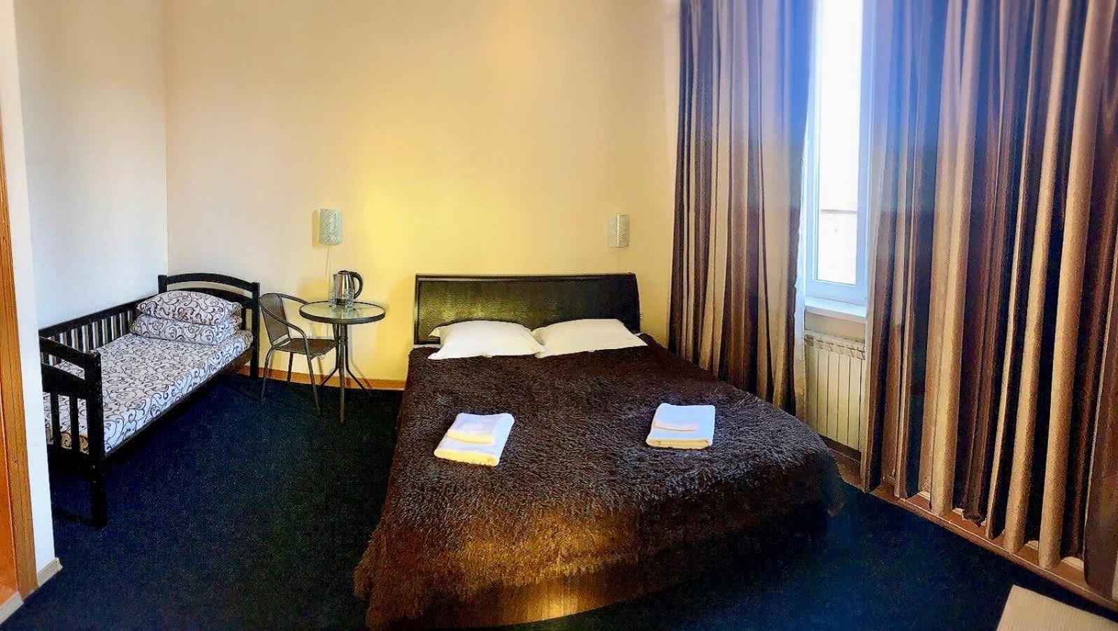 Mini-Hotel Sakvoyage Chernivtsi Bagian luar foto