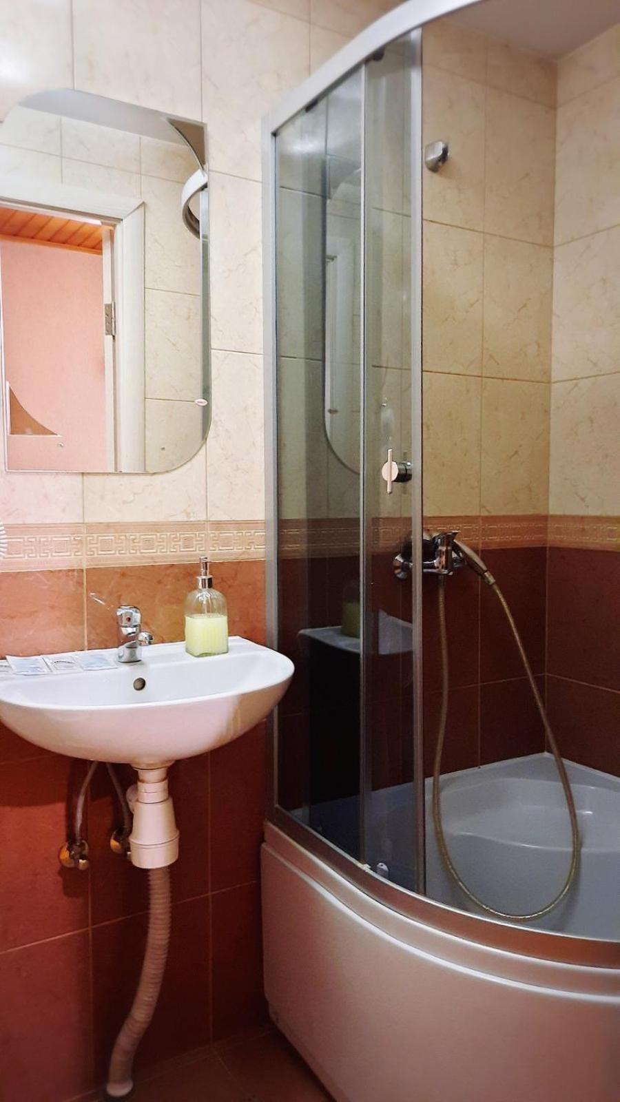 Mini-Hotel Sakvoyage Chernivtsi Bagian luar foto